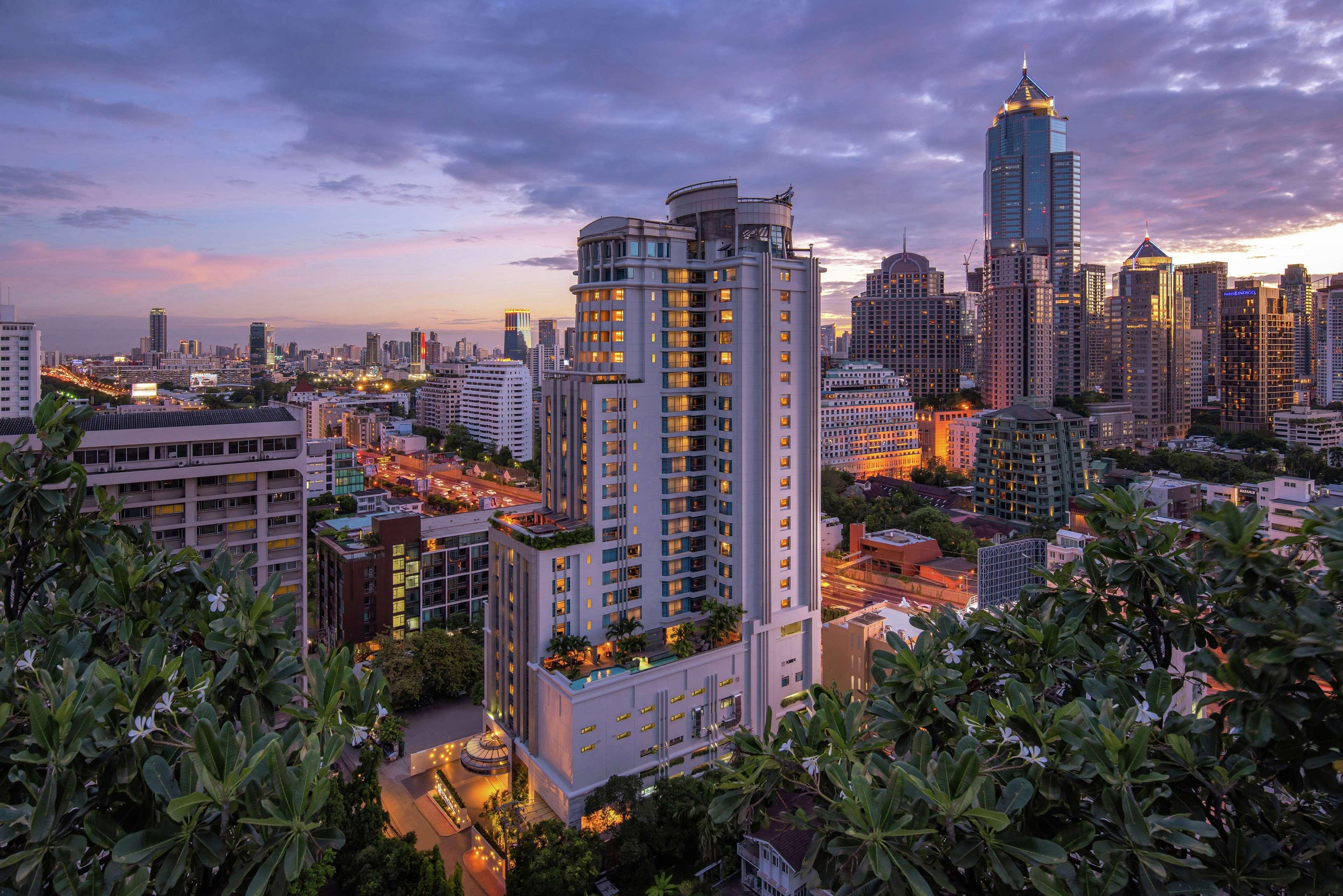 Doubletree By Hilton Bangkok Ploenchit Hotell Exteriör bild