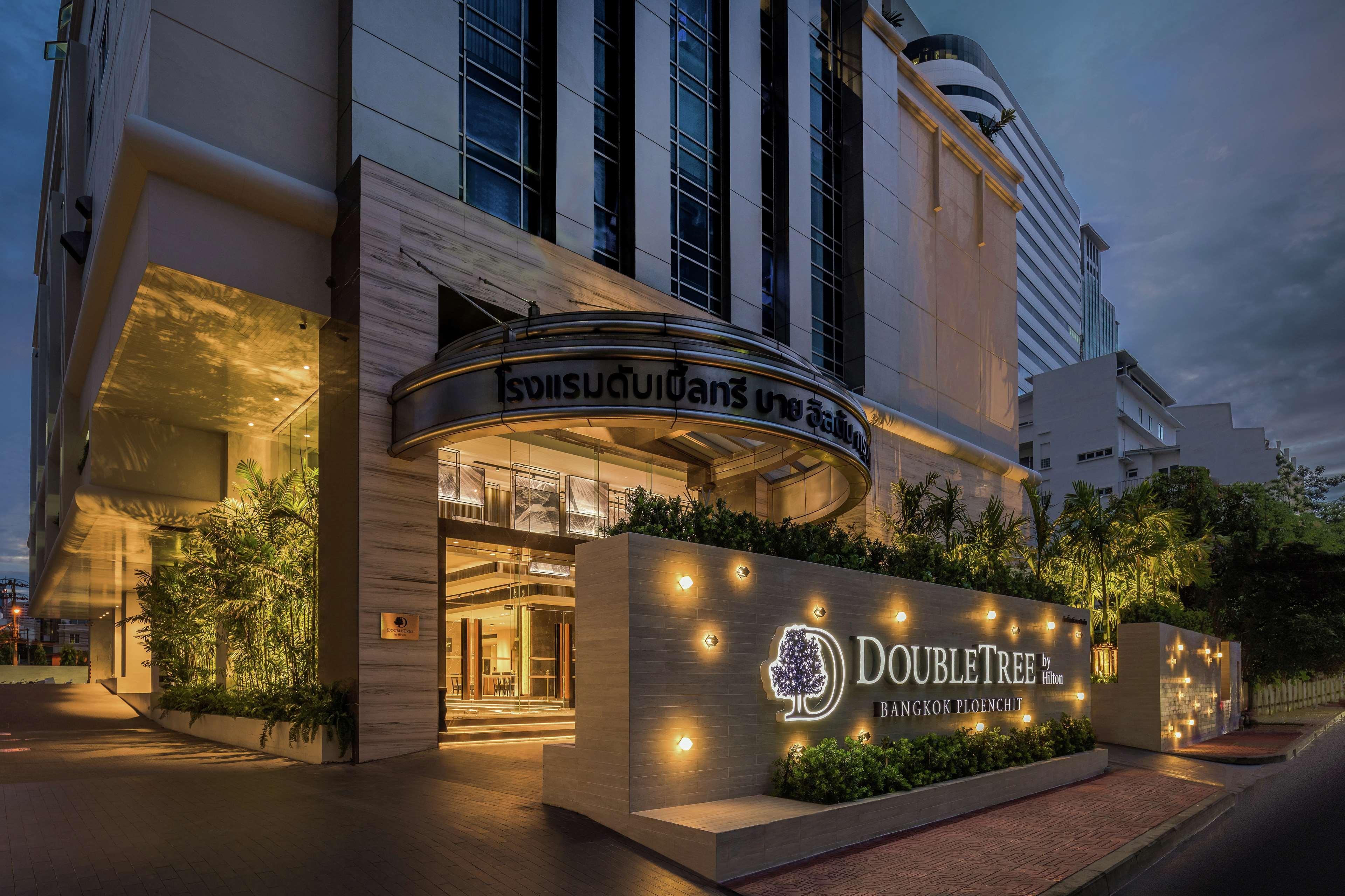 Doubletree By Hilton Bangkok Ploenchit Hotell Exteriör bild