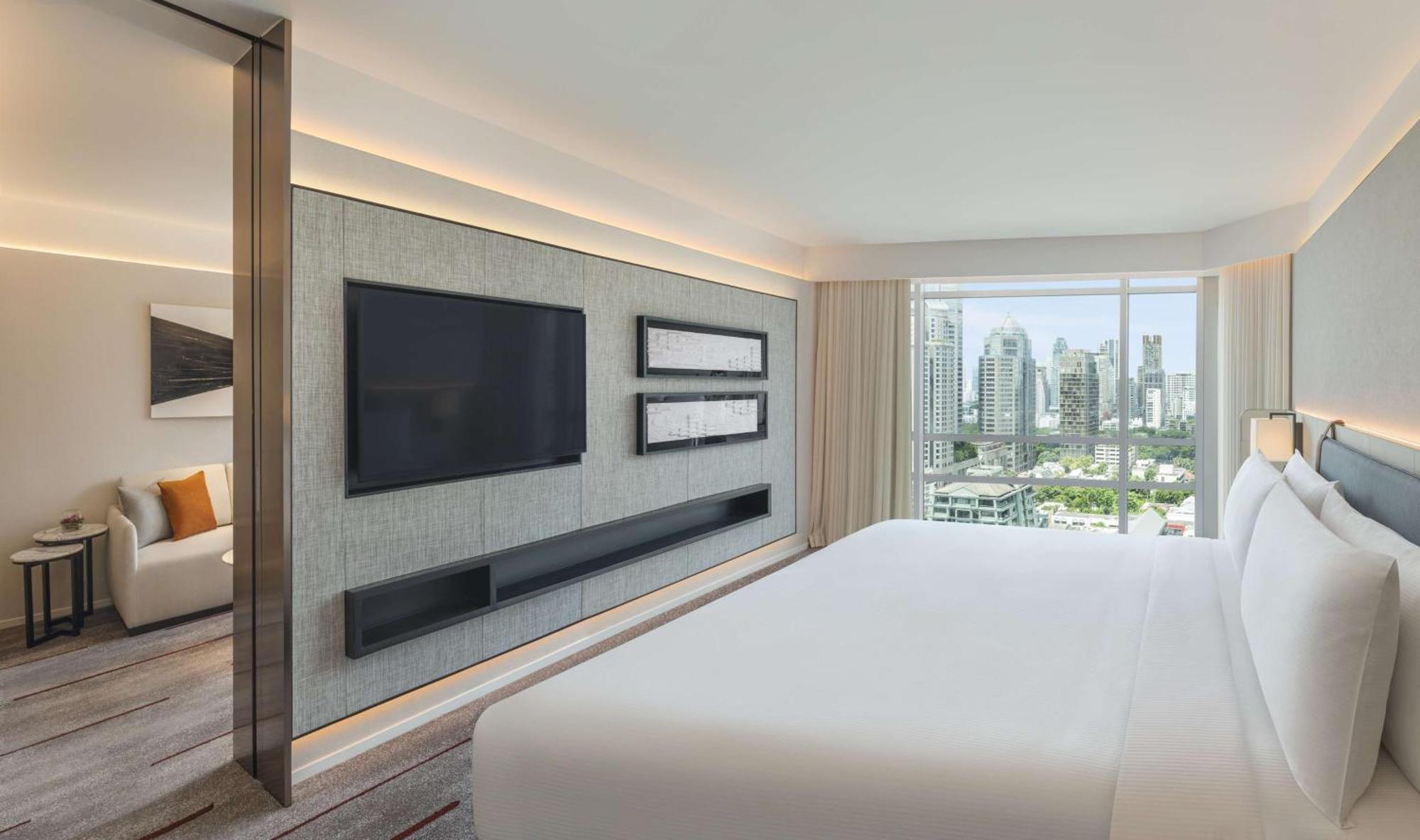 Doubletree By Hilton Bangkok Ploenchit Hotell Exteriör bild